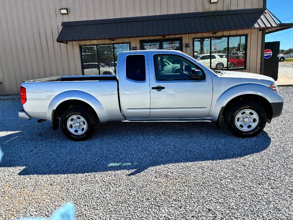 2019 Nissan Frontier S's photo