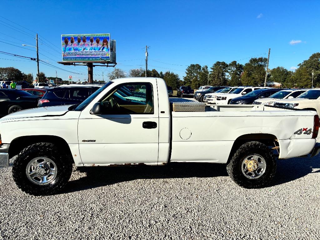 2000 Chevrolet Silverado BASE's photo