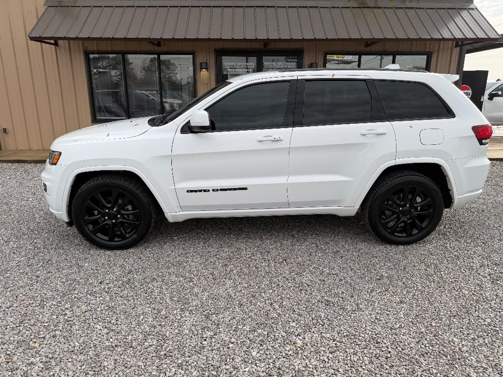 2019 Jeep Grand Cherokee Altitude's photo