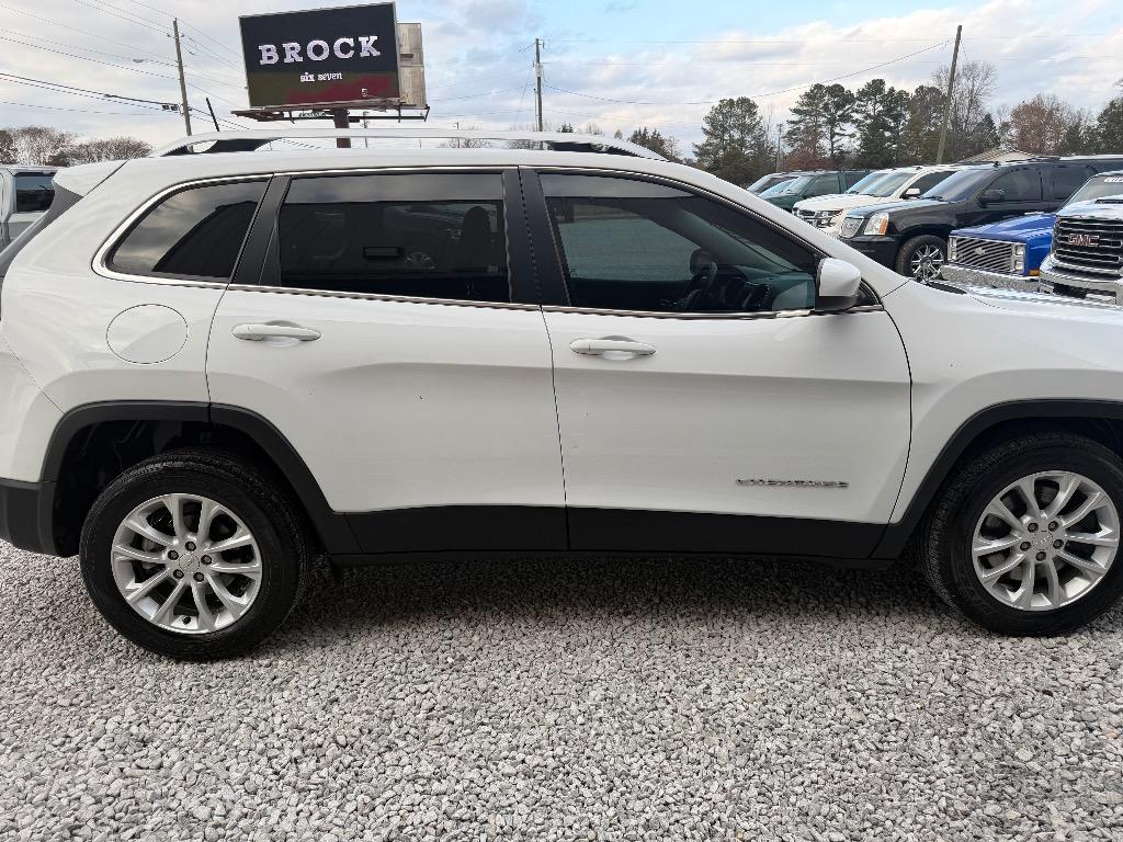 2019 Jeep Cherokee Latitude's photo