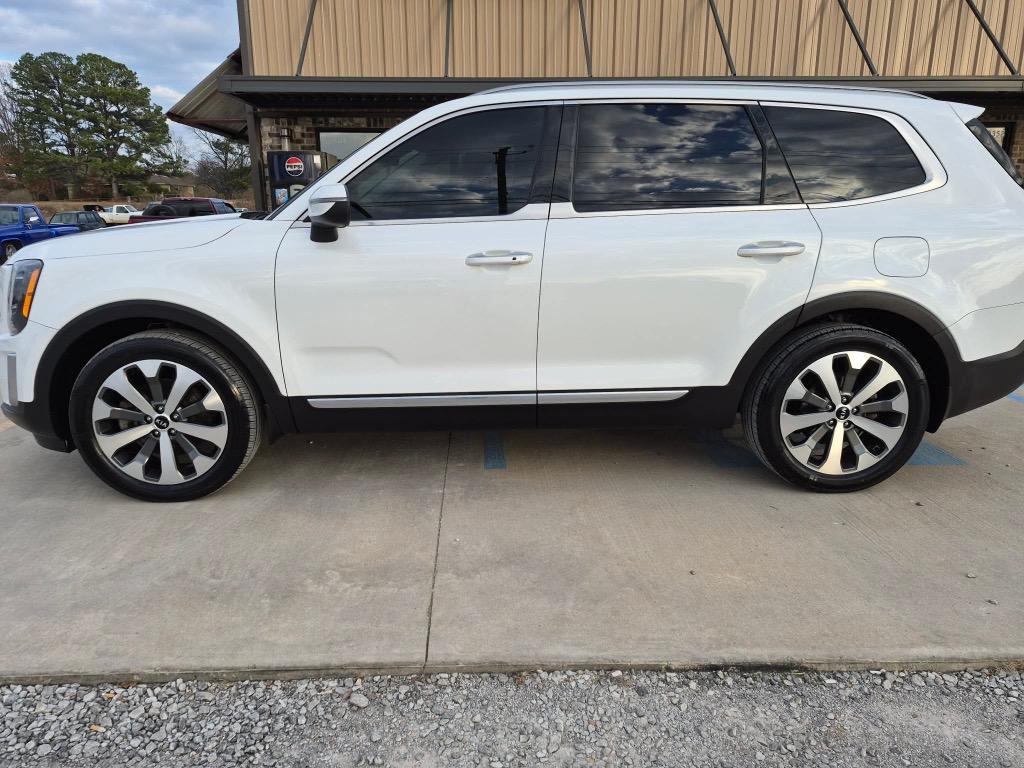 2020 Kia Telluride S's photo